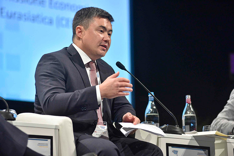 Казахстан высказался против единой электронной валюты ЕАЭС