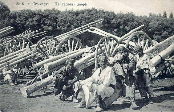 Большевикам здесь не место